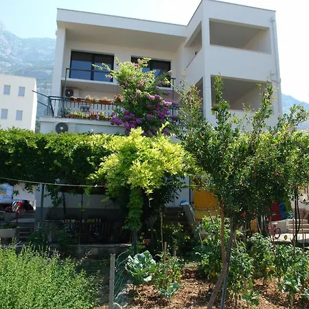 Apartment Matej Makarska
