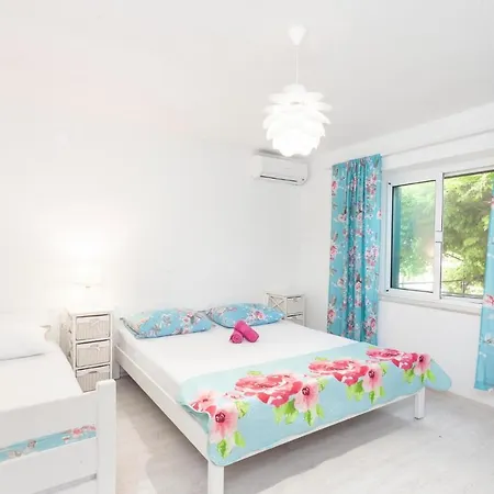 Apartment Matej Makarska